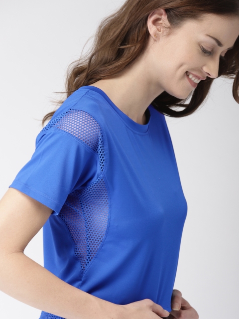 

Mast & Harbour Blue Solid Crop T-shirt