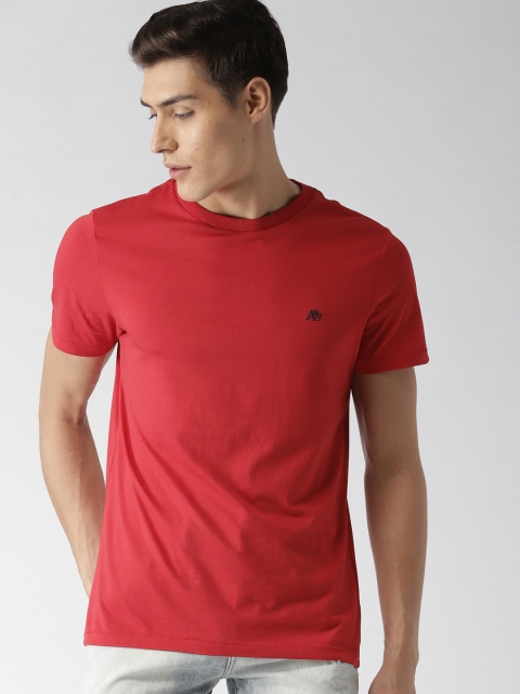

Aeropostale Men Red Solid Round Neck T-shirt