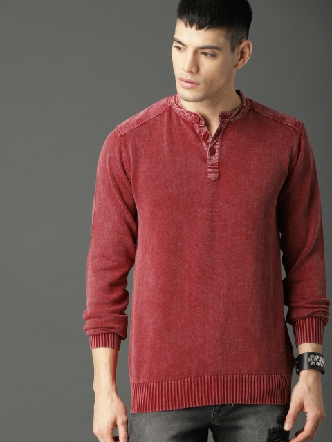 

Roadster Men Red Solid Pullover Sweater