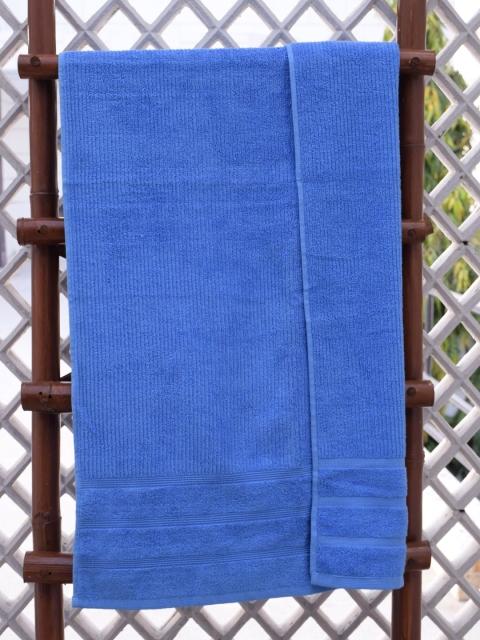 

Avira Home Blue Solid 480 GSM Cotton Bath Towel