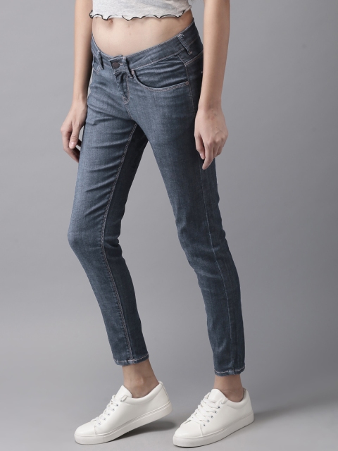 

HERE&NOW Women Grey Skinny Fit Low-Rise Clean Look Stretchable Cropped Jeans