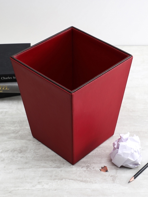 

Pure Home and Living Red Two-Toned Dustbin