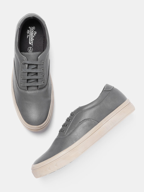 

Roadster Men Grey Sneakers