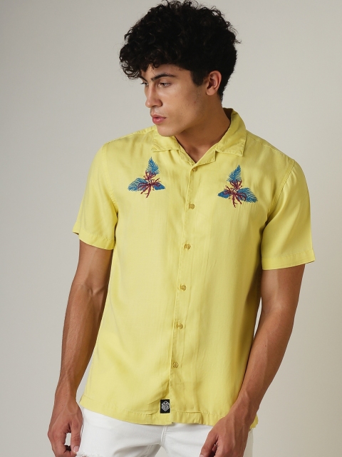 

SHELTR Men Yellow Slim Fit Solid Casual Shirt