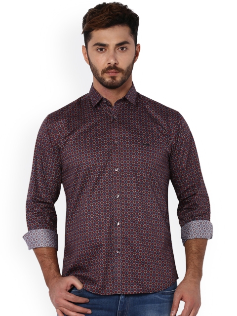 

V Dot Men Maroon Slim Fit Printed Casual Shirt