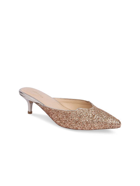 

OCEEDEE Women Gold-Toned Solid Leather Pumps