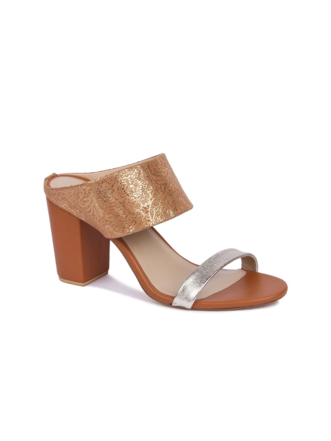 

OCEEDEE Women Gold-Toned Solid Leather Pumps