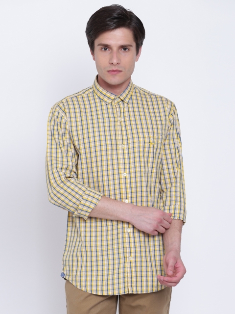 

Park Avenue Men Yellow & Blue Regular Fit Checked Casual Shirt
