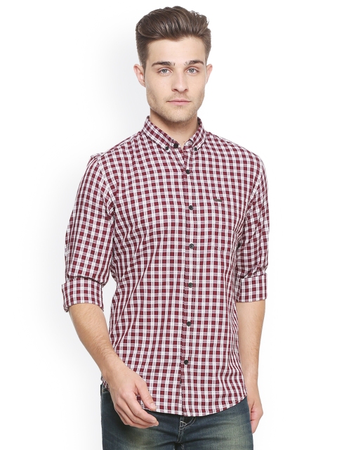 

Peter England Casuals Men Maroon & White Slim Fit Checked Casual Shirt