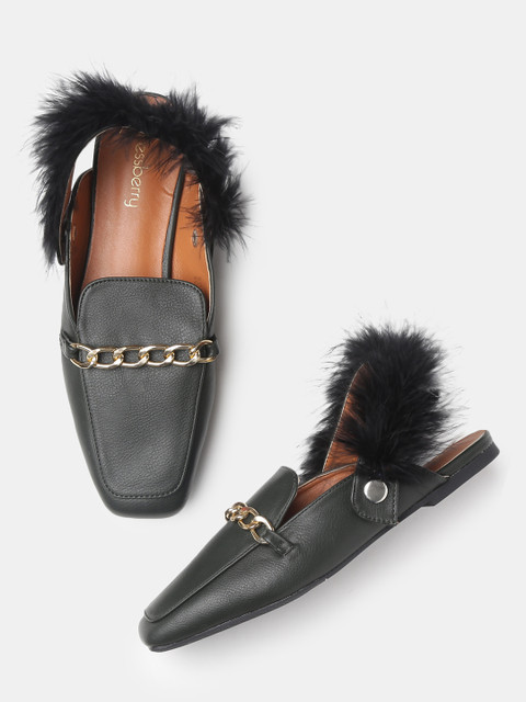 

DressBerry Women Black Solid Mules