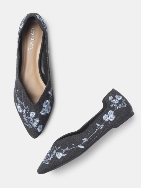 

DressBerry Women Black Printed Ballerinas