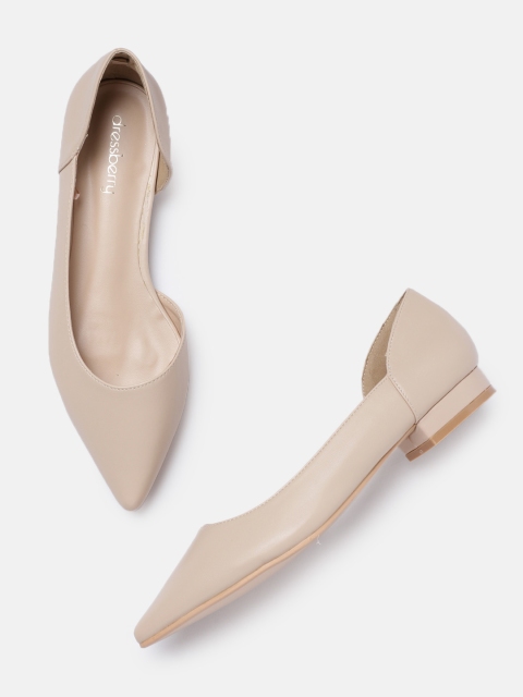 

DressBerry Women Beige Solid Ballerinas