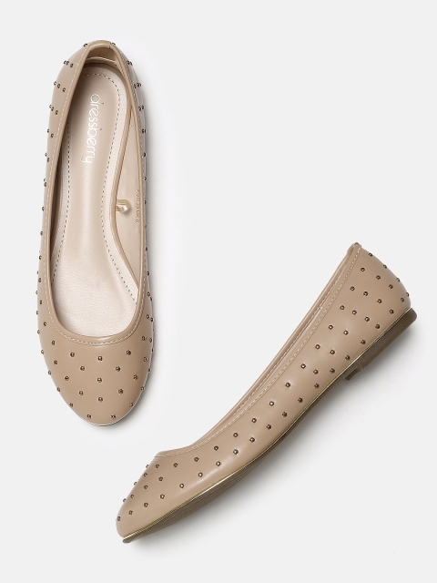 

DressBerry Women Beige Embellished Ballerinas