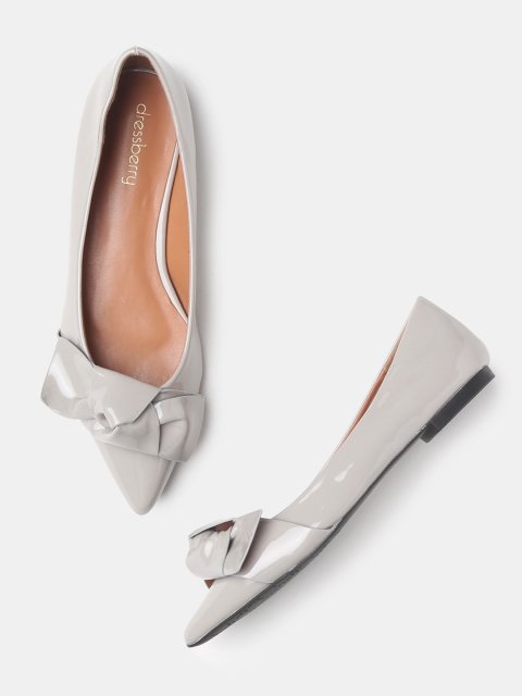 

DressBerry Women Grey Solid Ballerinas