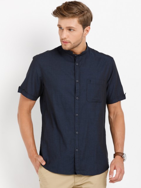 

Indian Terrain Men Navy Blue & Black Striped Slim Fit Casual Shirt
