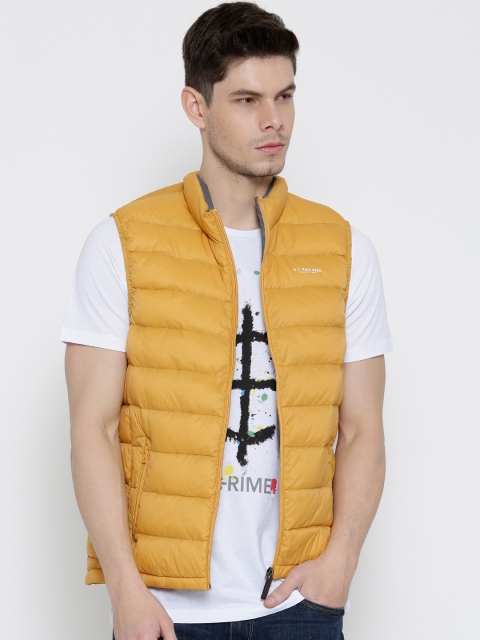 

U.S. Polo Assn. Men Yellow Sleeveless Padded Jacket