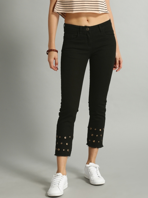 

Roadster Women Black Slim Fit Mid-Rise Clean Look Stretchable Cropped Jeans