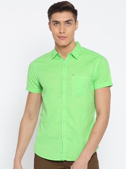 

SPYKAR Men Green Regular Fit Solid Casual Shirt