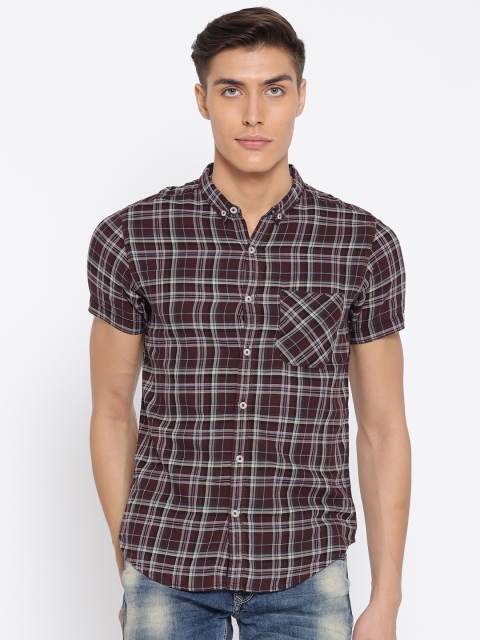 

SPYKAR Men Burgundy Regular Fit Checked Casual Shirt