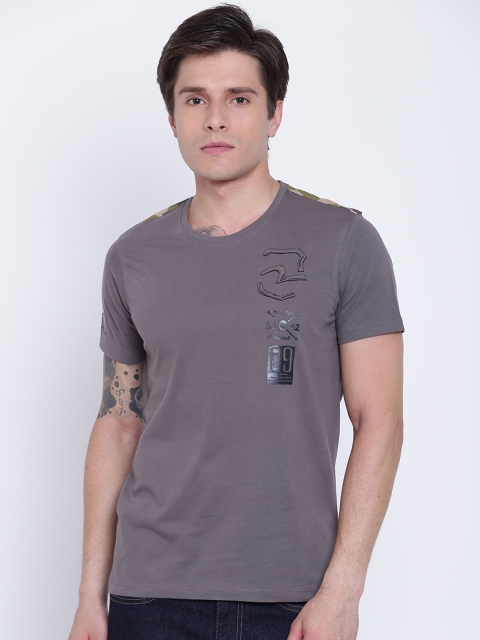 

SPYKAR Men Grey Solid Round Neck T-shirt