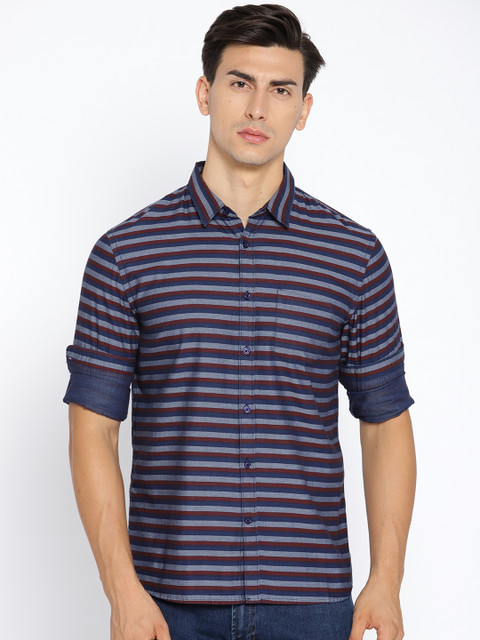 

Celio Men Navy Blue & Burgundy Regular Fit Striped Casual Shirt