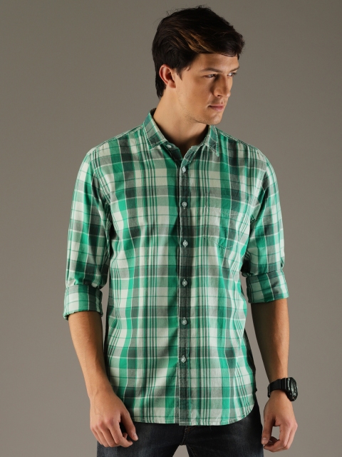 

Flying Machine Men Green & White Slim Fit Checked Casual Shirt