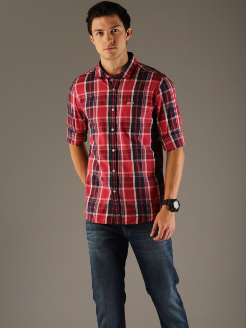 

Flying Machine Men Red & Navy Slim Fit Checked Casual Shirt