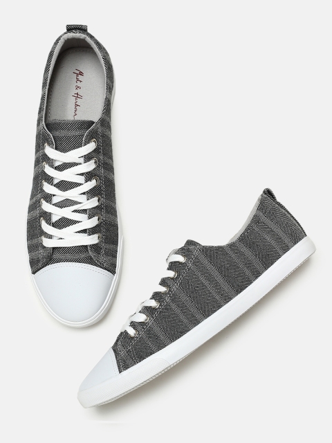 

Mast & Harbour Men Charcoal Sneakers
