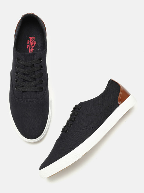 

Roadster Men Black Sneakers