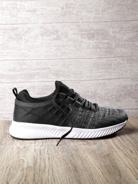 

HRX by Hrithik Roshan Men Black Street Run Shoes