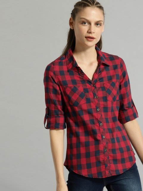 

Roadster Women Red & Navy Blue Regular Fit Checked Casual Shirt
