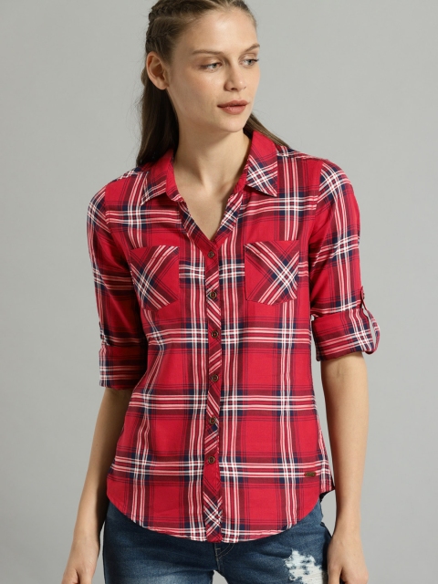 

The Roadster Lifestyle Co Women Red & Blue Regular Fit Checked Casual Shirt