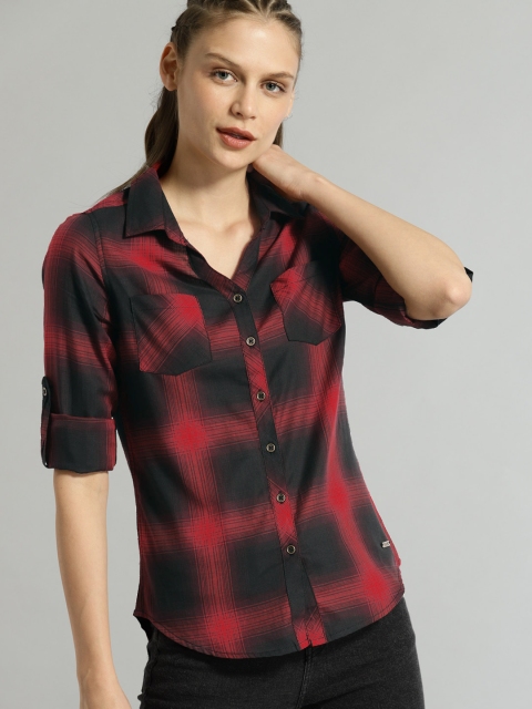 

Roadster Women Maroon & Navy Blue Regular Fit Checked Casual Shirt