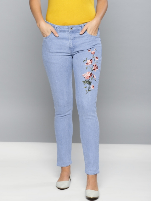 

Chemistry Women Blue Embroidered Regular Fit Mid-Rise Clean Look Stretchable Jeans