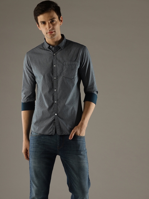 

Flying Machine Men Navy Blue & White Regular Fit Printed Casual Shirt