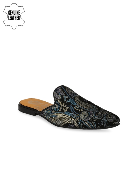 

DEL MONDO Men Black Y& Gold-Toned Woven Design Leather Mules