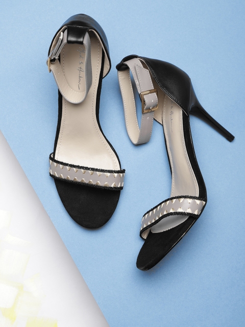 

Mast & Harbour Women Grey & Black Woven Design Stilettos