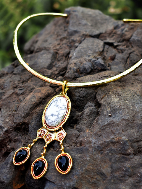 

ZeroKaata Gold-Toned Brass Choker Necklace