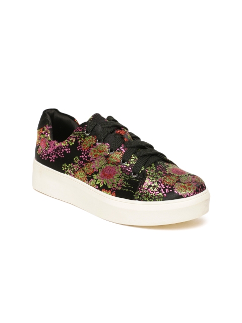 

Vero Moda Women Black Woven Design Flatform Sneakers