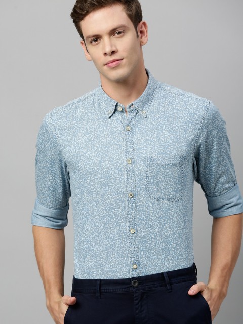 

Indian Terrain Men Blue & White Chiseled Fit Printed Smart Casual Shirt
