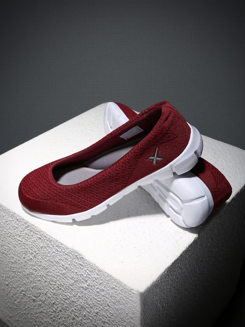 

HRX by Hrithik Roshan Women Maroon Walking Shoes