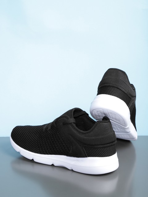 

Crew STREET Men Black Running Shoes