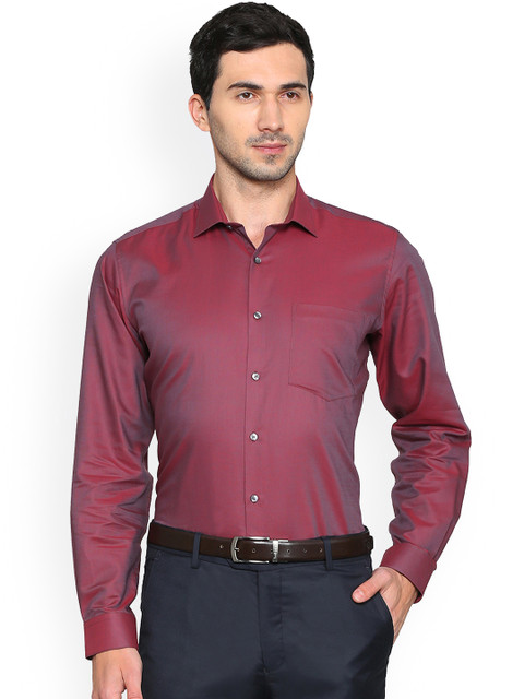 

Van Heusen Men Maroon Regular Fit Solid Formal Shirt