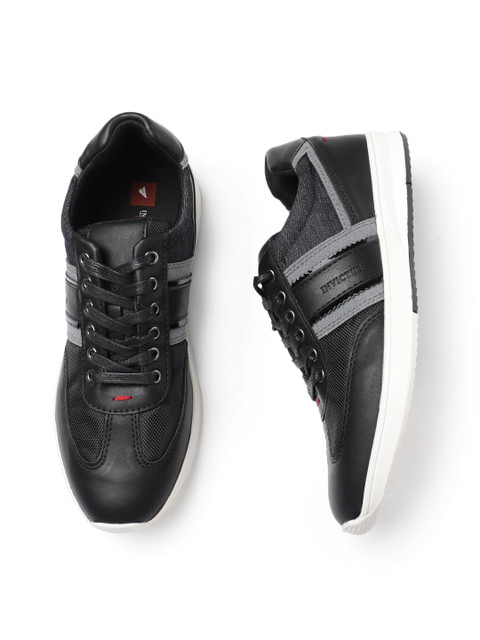 

INVICTUS Men Black Sneakers