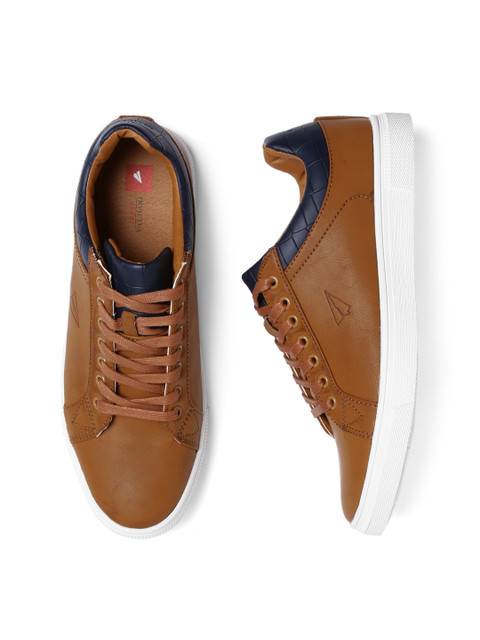 

INVICTUS Men Tan Brown Sneakers