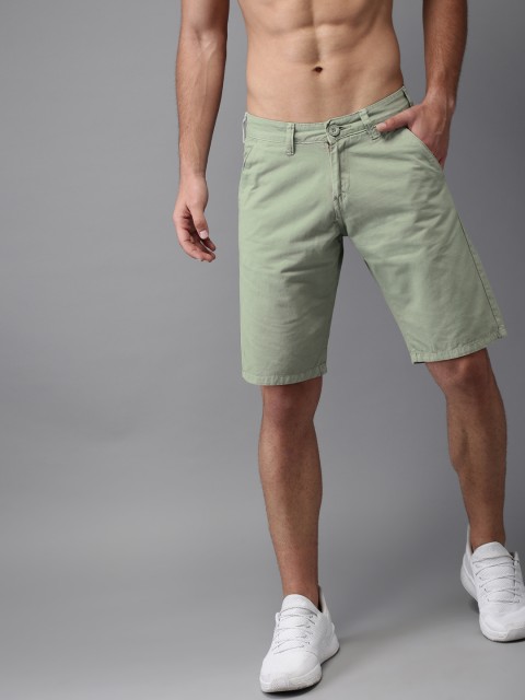

HERE&NOW Men Green Solid Slim Fit Chino Shorts