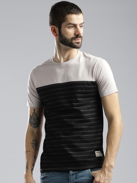 

Hubberholme Men Beige & Black Striped Round Neck T-shirt