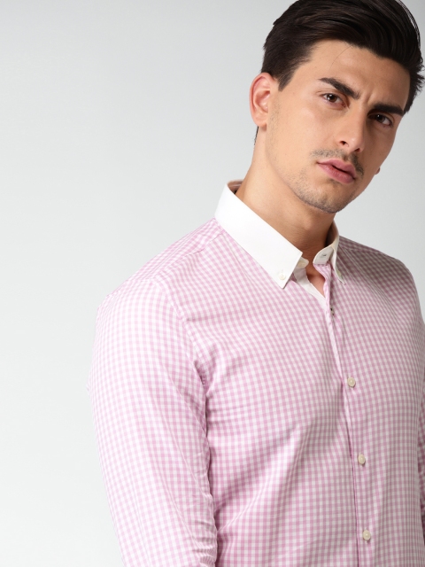 

INVICTUS Men Pink & White Slim Fit Checked Semiformal Shirt