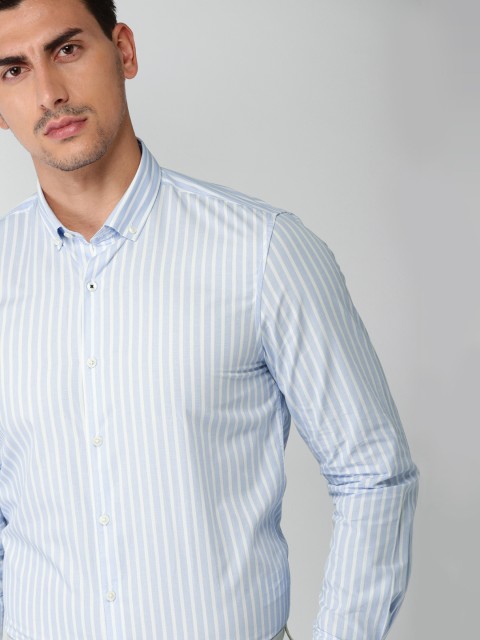 

INVICTUS Men Blue & White Slim Fit Striped Formal Shirt