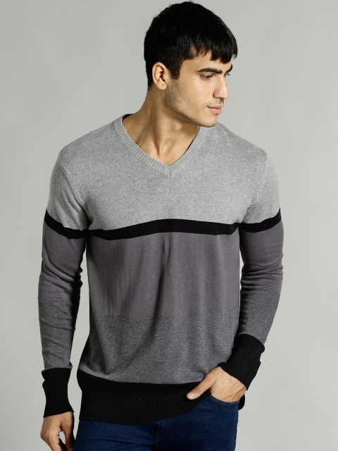 

Roadster Men Grey Striped Pullover